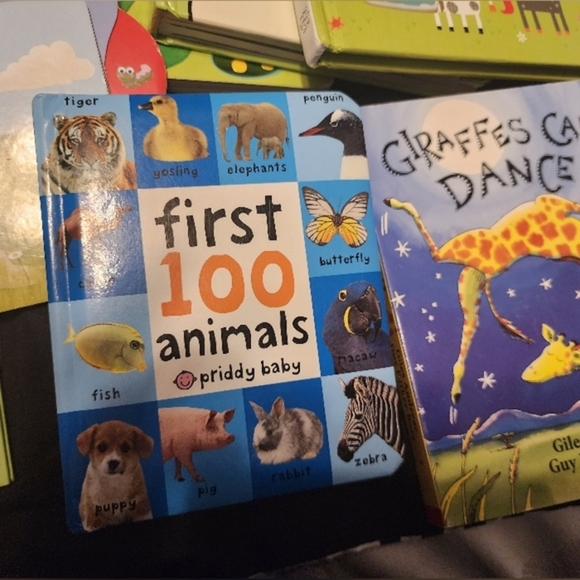 Animal Books! Set of (9).‎ All things animals. See list below! Like New. - Picture 10 of 11